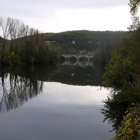 Casa de Férias Le Moulin De La Toulzanie *