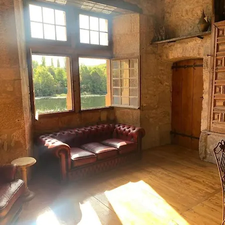 Casa de Férias Le Moulin De La Toulzanie *