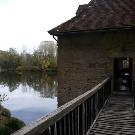 Casa de Férias Le Moulin De La Toulzanie Saint-Martin-Labouval