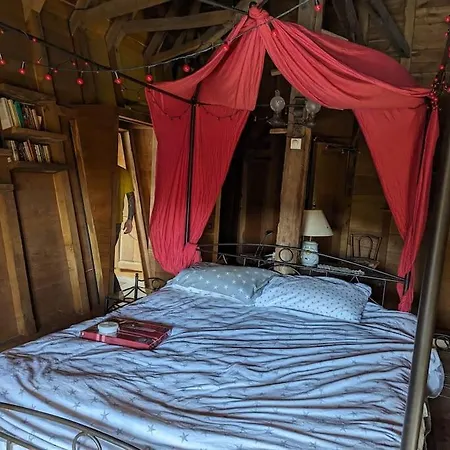 Casa de Férias Le Moulin De La Toulzanie