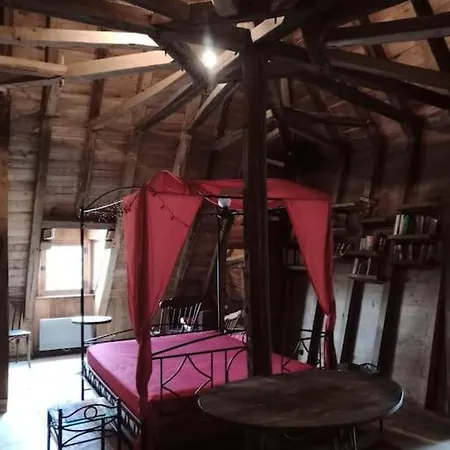 Le Moulin De La Toulzanie Casa de Férias *